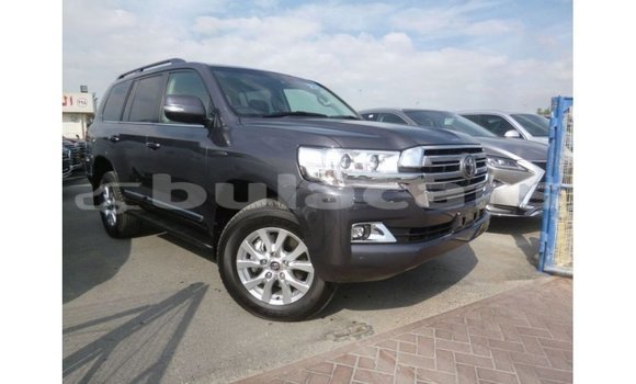 Acheter Import Voiture Toyota Land Cruiser Gris à Import - Dubai, Central Acheter Import Voiture Toyota Land Cruiser Gris à Import - Dubai, Central