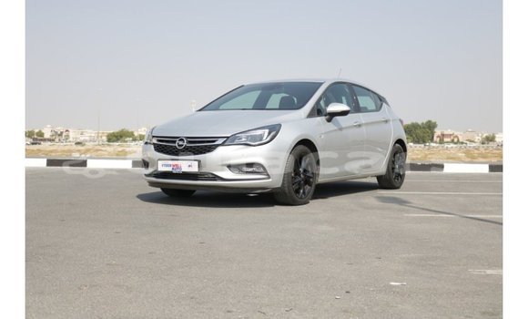 Acheter Import Voiture Opel Astra Blanc à Import - Dubai, Central