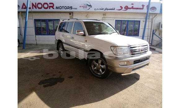 Buy Import Toyota Land Cruiser White Car in Import - Dubai in Central Buy Import Toyota Land Cruiser White Car in Import - Dubai in Central