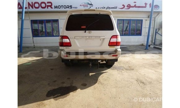Buy Import Toyota Land Cruiser White Car in Import - Dubai in Central Buy Import Toyota Land Cruiser White Car in Import - Dubai in Central