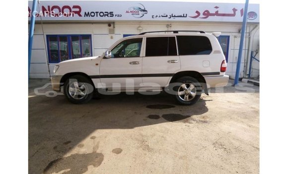 Buy Import Toyota Land Cruiser White Car in Import - Dubai in Central Buy Import Toyota Land Cruiser White Car in Import - Dubai in Central