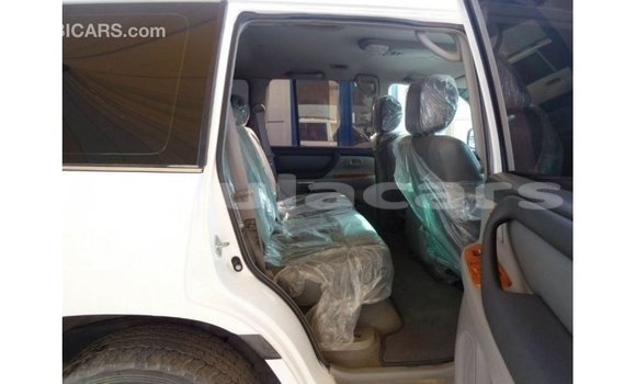 Buy Import Toyota Land Cruiser White Car in Import - Dubai in Central Buy Import Toyota Land Cruiser White Car in Import - Dubai in Central