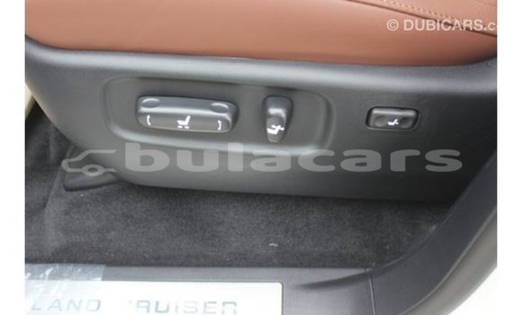 Buy Import Toyota Land Cruiser White Car in Import - Dubai in Central Buy Import Toyota Land Cruiser White Car in Import - Dubai in Central