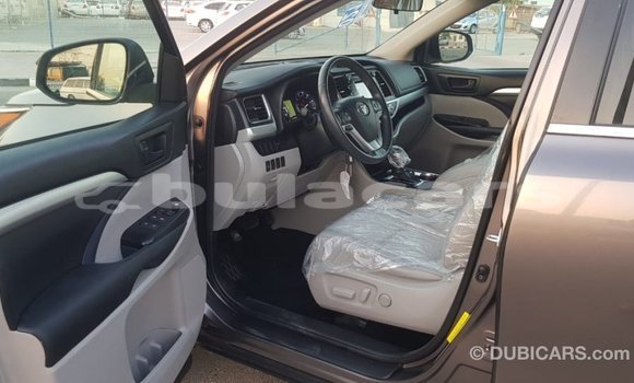 Buy Import Toyota Highlander Grey Car in Import - Dubai in Central Buy Import Toyota Highlander Grey Car in Import - Dubai in Central