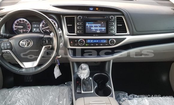 Buy Import Toyota Highlander Grey Car in Import - Dubai in Central Buy Import Toyota Highlander Grey Car in Import - Dubai in Central