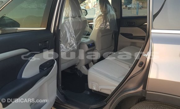 Buy Import Toyota Highlander Grey Car in Import - Dubai in Central Buy Import Toyota Highlander Grey Car in Import - Dubai in Central