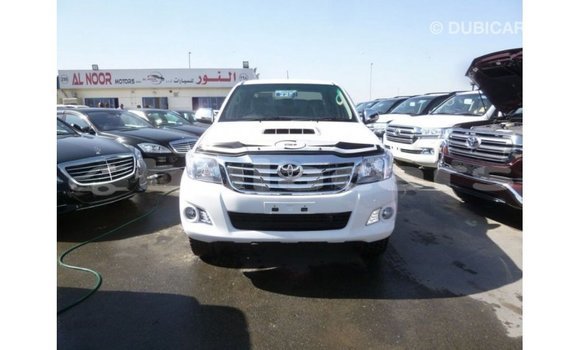 Buy Import Toyota Hilux White Car in Import - Dubai in Central Buy Import Toyota Hilux White Car in Import - Dubai in Central