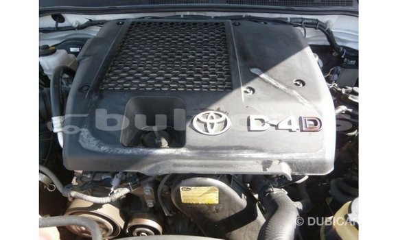 Buy Import Toyota Hilux White Car in Import - Dubai in Central Buy Import Toyota Hilux White Car in Import - Dubai in Central