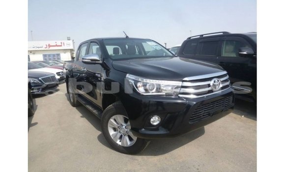 Acheter Import Voiture Toyota Hilux Noir à Import - Dubai, Central Acheter Import Voiture Toyota Hilux Noir à Import - Dubai, Central