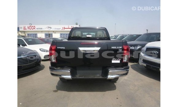 Acheter Import Voiture Toyota Hilux Noir à Import - Dubai, Central Acheter Import Voiture Toyota Hilux Noir à Import - Dubai, Central
