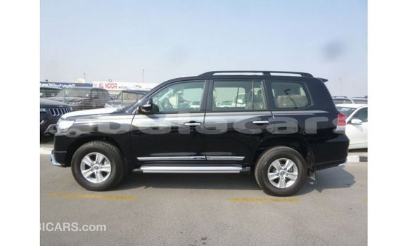 Acheter Import Voiture Toyota Land Cruiser Noir à Import - Dubai, Central Acheter Import Voiture Toyota Land Cruiser Noir à Import - Dubai, Central