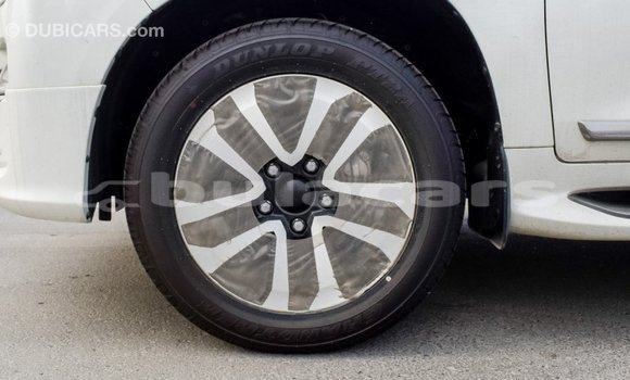 Acheter Import Voiture Toyota Land Cruiser Noir à Import - Dubai, Central Acheter Import Voiture Toyota Land Cruiser Noir à Import - Dubai, Central