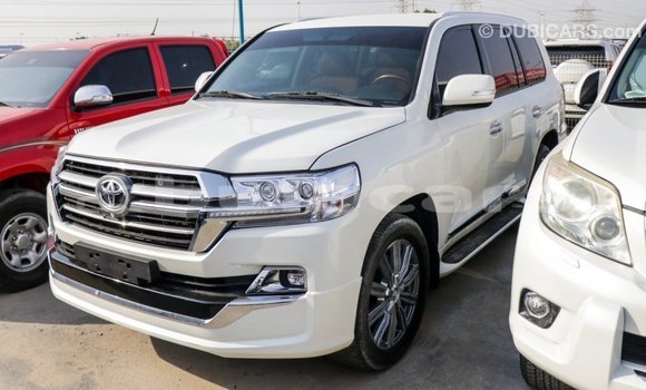 Buy Import Toyota Land Cruiser White Car in Import - Dubai in Central Buy Import Toyota Land Cruiser White Car in Import - Dubai in Central