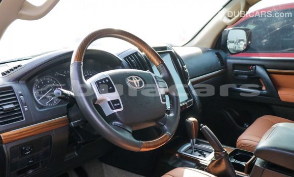 Buy Import Toyota Land Cruiser White Car in Import - Dubai in Central Buy Import Toyota Land Cruiser White Car in Import - Dubai in Central