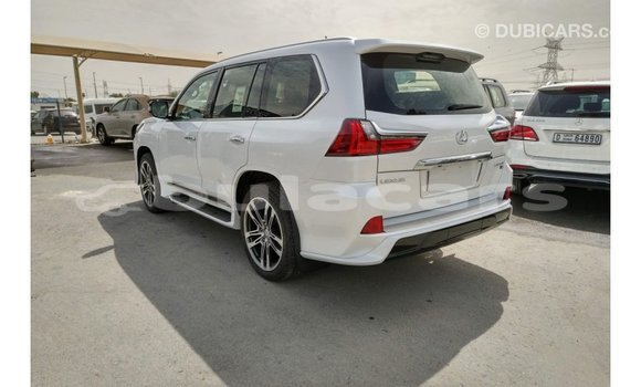 Acheter Import Voiture Lexus LX Blanc à Import - Dubai, Central Acheter Import Voiture Lexus LX Blanc à Import - Dubai, Central