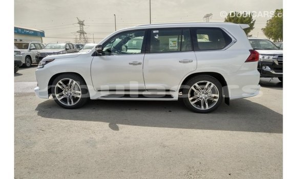 Acheter Import Voiture Lexus LX Blanc à Import - Dubai, Central Acheter Import Voiture Lexus LX Blanc à Import - Dubai, Central