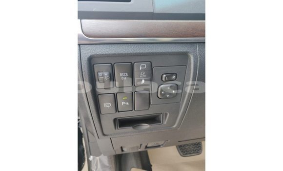 Buy Import Toyota Land Cruiser Black Car in Import - Dubai in Central Buy Import Toyota Land Cruiser Black Car in Import - Dubai in Central