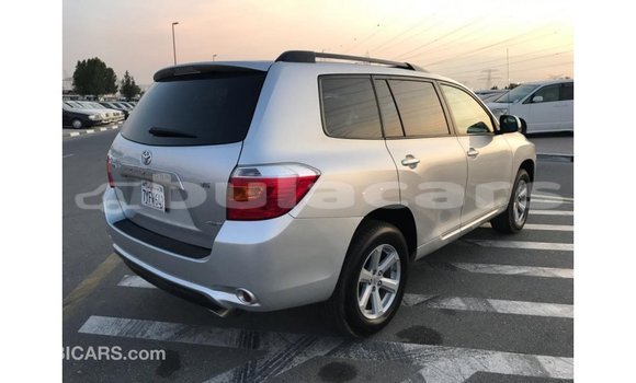 Buy Import Toyota Highlander Grey Car in Import - Dubai in Central Buy Import Toyota Highlander Grey Car in Import - Dubai in Central