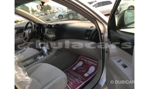 Buy Import Toyota Highlander Grey Car in Import - Dubai in Central Buy Import Toyota Highlander Grey Car in Import - Dubai in Central