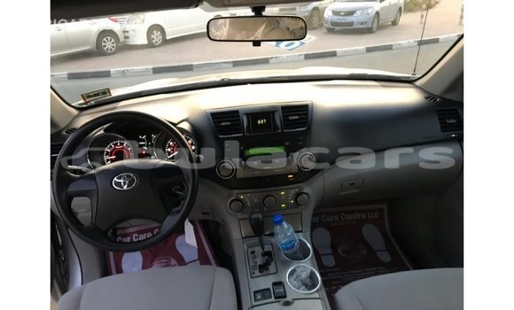 Buy Import Toyota Highlander Grey Car in Import - Dubai in Central Buy Import Toyota Highlander Grey Car in Import - Dubai in Central