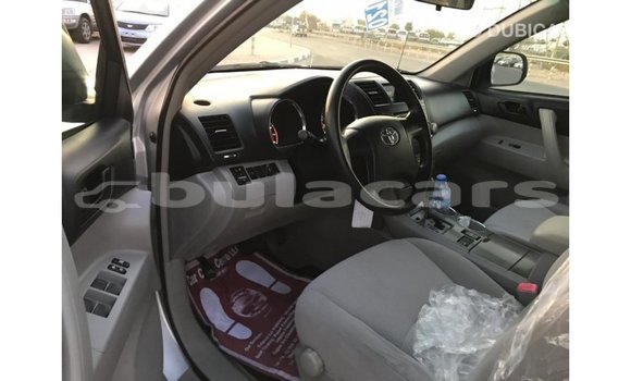 Buy Import Toyota Highlander Grey Car in Import - Dubai in Central Buy Import Toyota Highlander Grey Car in Import - Dubai in Central