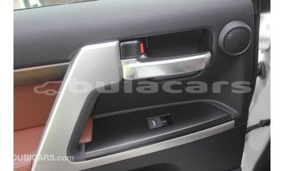 Buy Import Toyota Land Cruiser White Car in Import - Dubai in Central Buy Import Toyota Land Cruiser White Car in Import - Dubai in Central