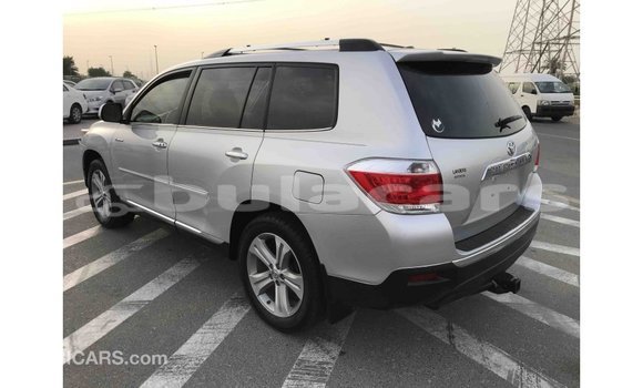 Buy Import Toyota Highlander Grey Car in Import - Dubai in Central Buy Import Toyota Highlander Grey Car in Import - Dubai in Central