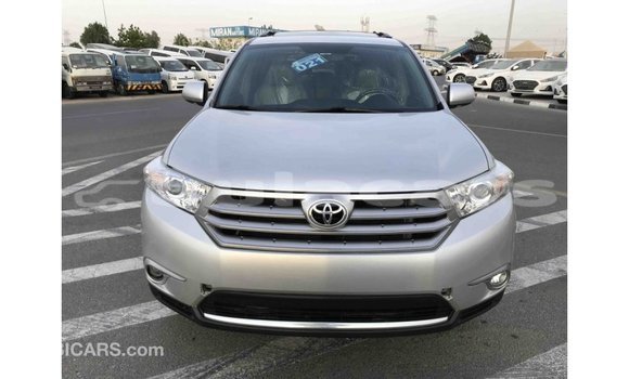 Buy Import Toyota Highlander Grey Car in Import - Dubai in Central Buy Import Toyota Highlander Grey Car in Import - Dubai in Central