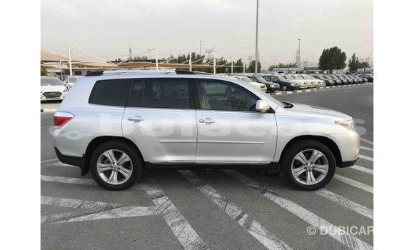 Buy Import Toyota Highlander Grey Car in Import - Dubai in Central Buy Import Toyota Highlander Grey Car in Import - Dubai in Central