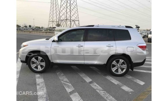 Buy Import Toyota Highlander Grey Car in Import - Dubai in Central Buy Import Toyota Highlander Grey Car in Import - Dubai in Central