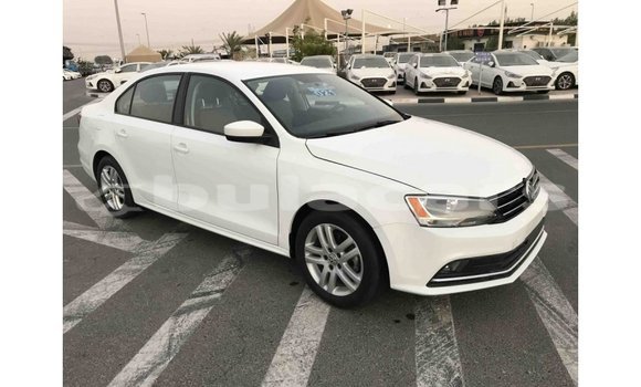 Buy Import Volkswagen Jetta White Car in Import - Dubai in Central