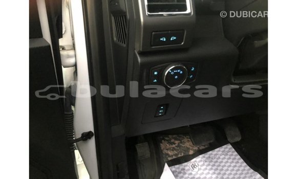 Acheter Import Voiture Ford V8 Blanc à Import - Dubai, Central Acheter Import Voiture Ford V8 Blanc à Import - Dubai, Central