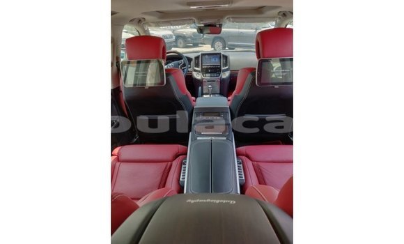 Acheter Import Voiture Toyota Land Cruiser Noir à Import - Dubai, Central Acheter Import Voiture Toyota Land Cruiser Noir à Import - Dubai, Central