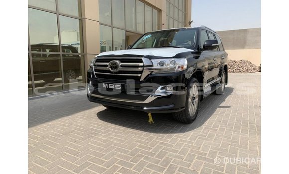 Acheter Import Voiture Toyota Land Cruiser Noir à Import - Dubai, Central Acheter Import Voiture Toyota Land Cruiser Noir à Import - Dubai, Central