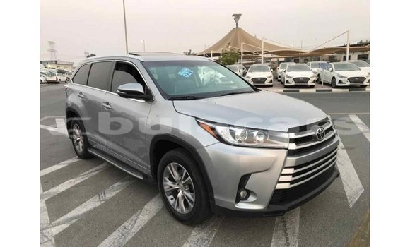 Buy Import Toyota Highlander Grey Car in Import - Dubai in Central Buy Import Toyota Highlander Grey Car in Import - Dubai in Central