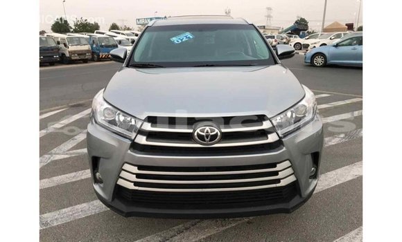 Buy Import Toyota Highlander Grey Car in Import - Dubai in Central Buy Import Toyota Highlander Grey Car in Import - Dubai in Central