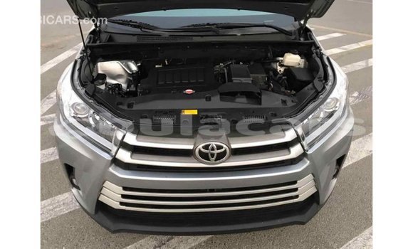 Buy Import Toyota Highlander Grey Car in Import - Dubai in Central Buy Import Toyota Highlander Grey Car in Import - Dubai in Central