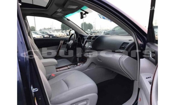 Buy Import Toyota Highlander Blue Car in Import - Dubai in Central Buy Import Toyota Highlander Blue Car in Import - Dubai in Central