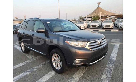 Buy Import Toyota Highlander Grey Car in Import - Dubai in Central Buy Import Toyota Highlander Grey Car in Import - Dubai in Central