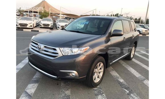 Buy Import Toyota Highlander Grey Car in Import - Dubai in Central Buy Import Toyota Highlander Grey Car in Import - Dubai in Central
