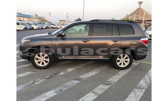 Buy Import Toyota Highlander Grey Car in Import - Dubai in Central Buy Import Toyota Highlander Grey Car in Import - Dubai in Central