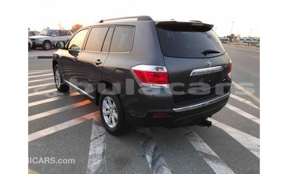 Buy Import Toyota Highlander Grey Car in Import - Dubai in Central Buy Import Toyota Highlander Grey Car in Import - Dubai in Central