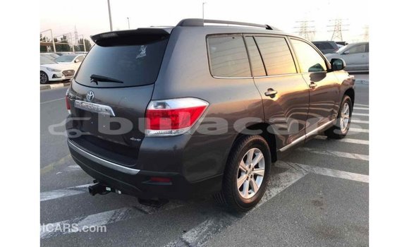 Buy Import Toyota Highlander Grey Car in Import - Dubai in Central Buy Import Toyota Highlander Grey Car in Import - Dubai in Central