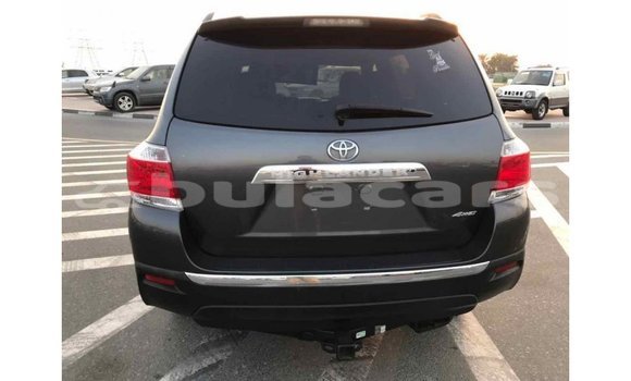 Buy Import Toyota Highlander Grey Car in Import - Dubai in Central Buy Import Toyota Highlander Grey Car in Import - Dubai in Central