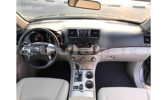 Buy Import Toyota Highlander Grey Car in Import - Dubai in Central Buy Import Toyota Highlander Grey Car in Import - Dubai in Central