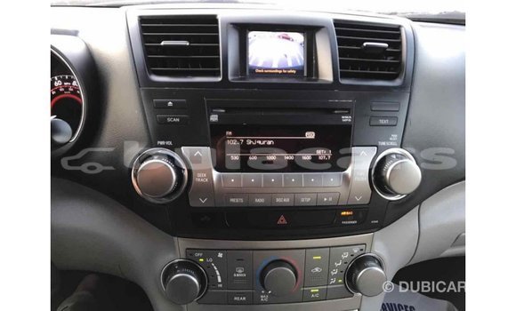 Buy Import Toyota Highlander Grey Car in Import - Dubai in Central Buy Import Toyota Highlander Grey Car in Import - Dubai in Central