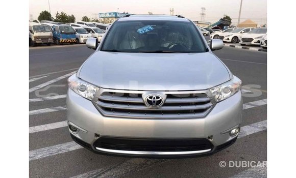 Buy Import Toyota Highlander Grey Car in Import - Dubai in Central Buy Import Toyota Highlander Grey Car in Import - Dubai in Central