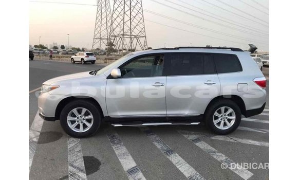 Buy Import Toyota Highlander Grey Car in Import - Dubai in Central Buy Import Toyota Highlander Grey Car in Import - Dubai in Central