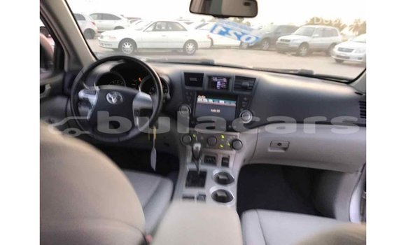 Buy Import Toyota Highlander Grey Car in Import - Dubai in Central Buy Import Toyota Highlander Grey Car in Import - Dubai in Central