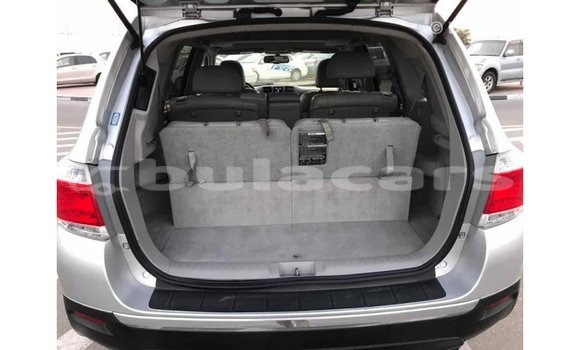 Buy Import Toyota Highlander Grey Car in Import - Dubai in Central Buy Import Toyota Highlander Grey Car in Import - Dubai in Central